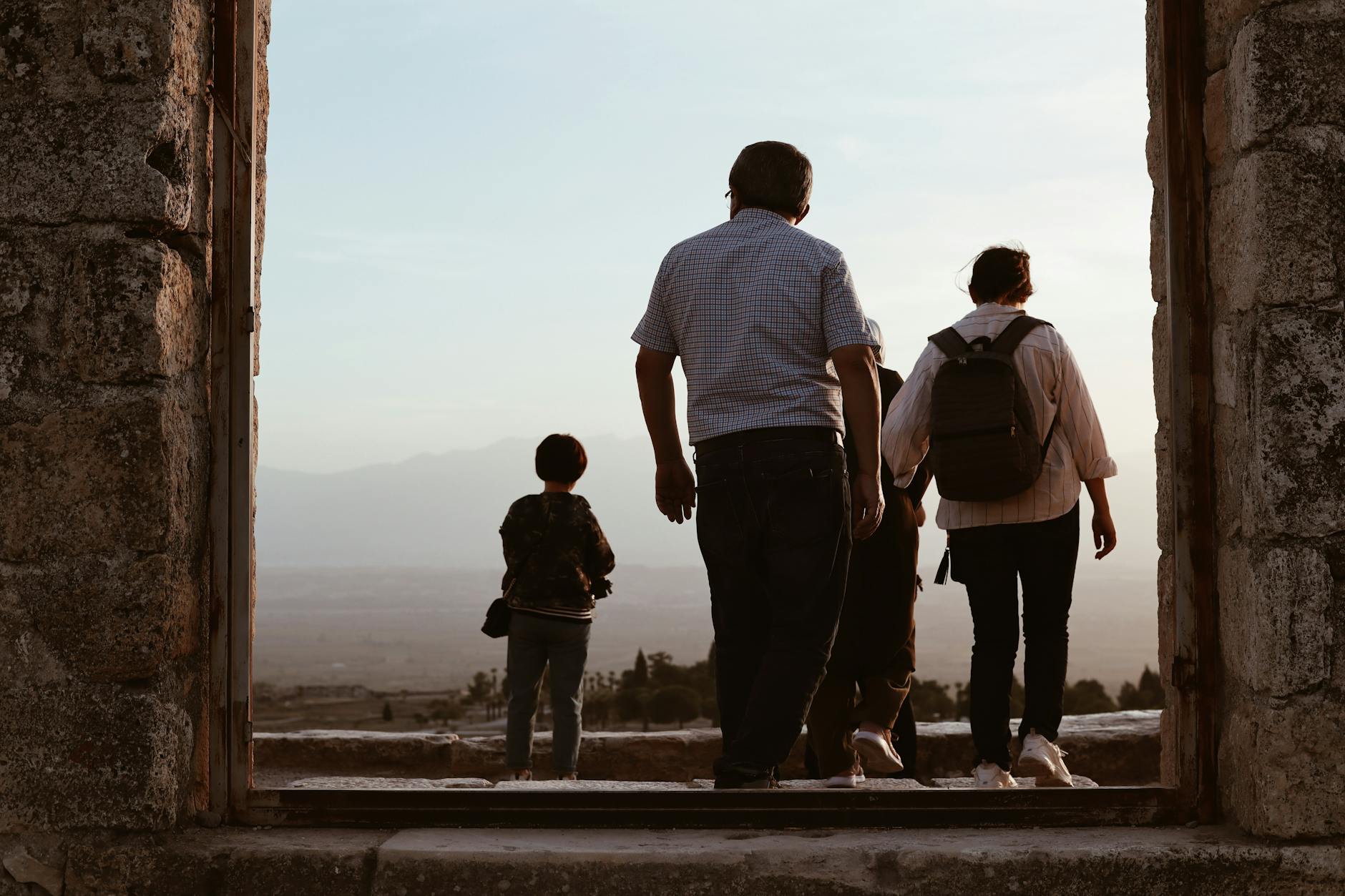 how to travel on a budget with family