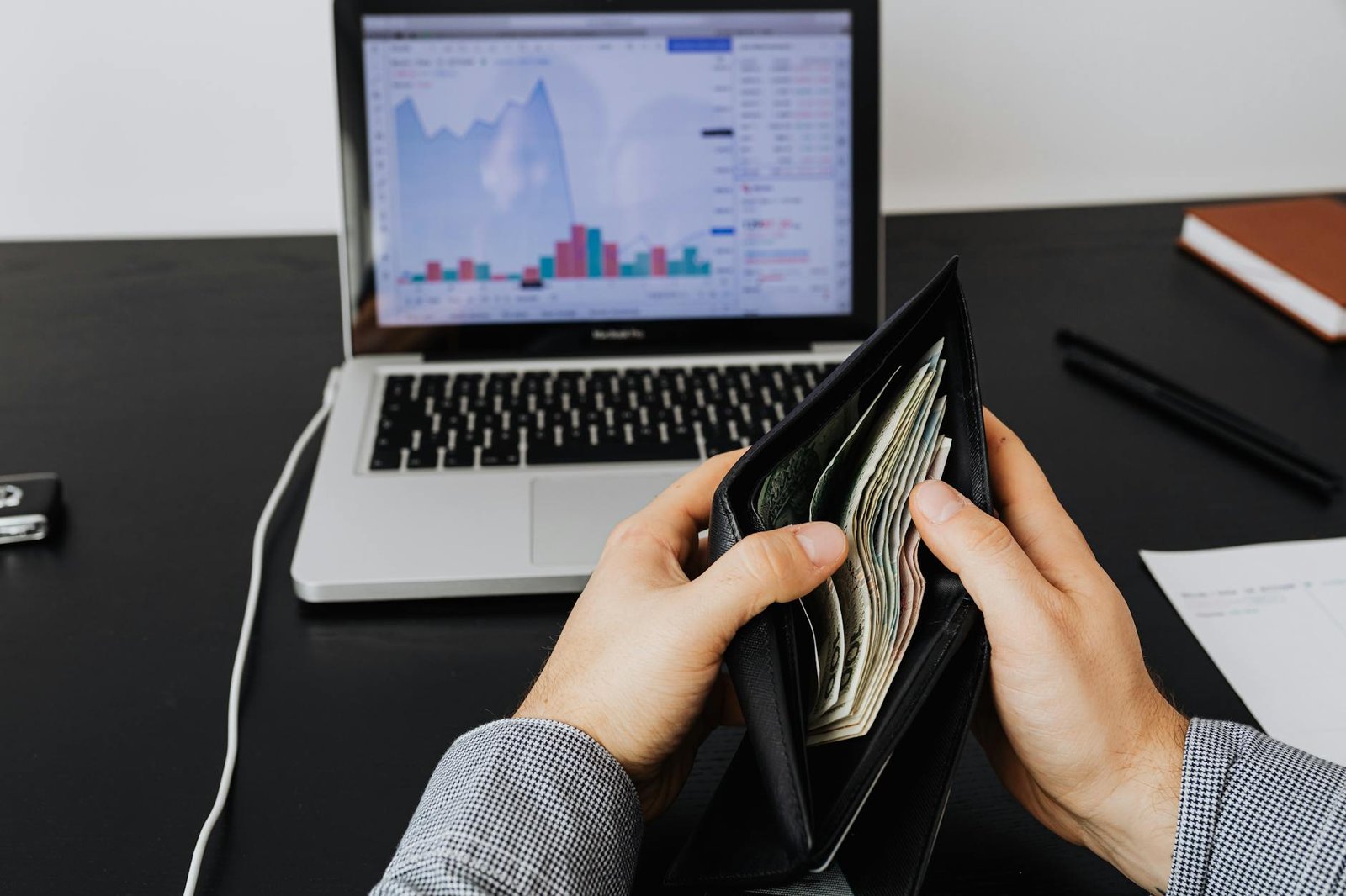Quicken vs Mint: Which Personal Finance Software is Better for Your Budget?