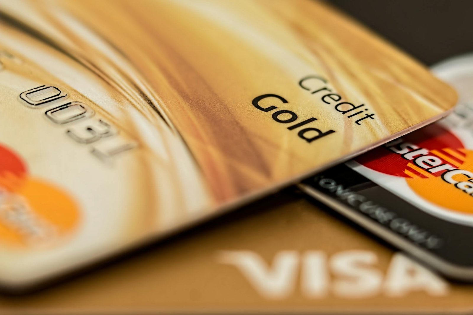 travel credit card vs debit card