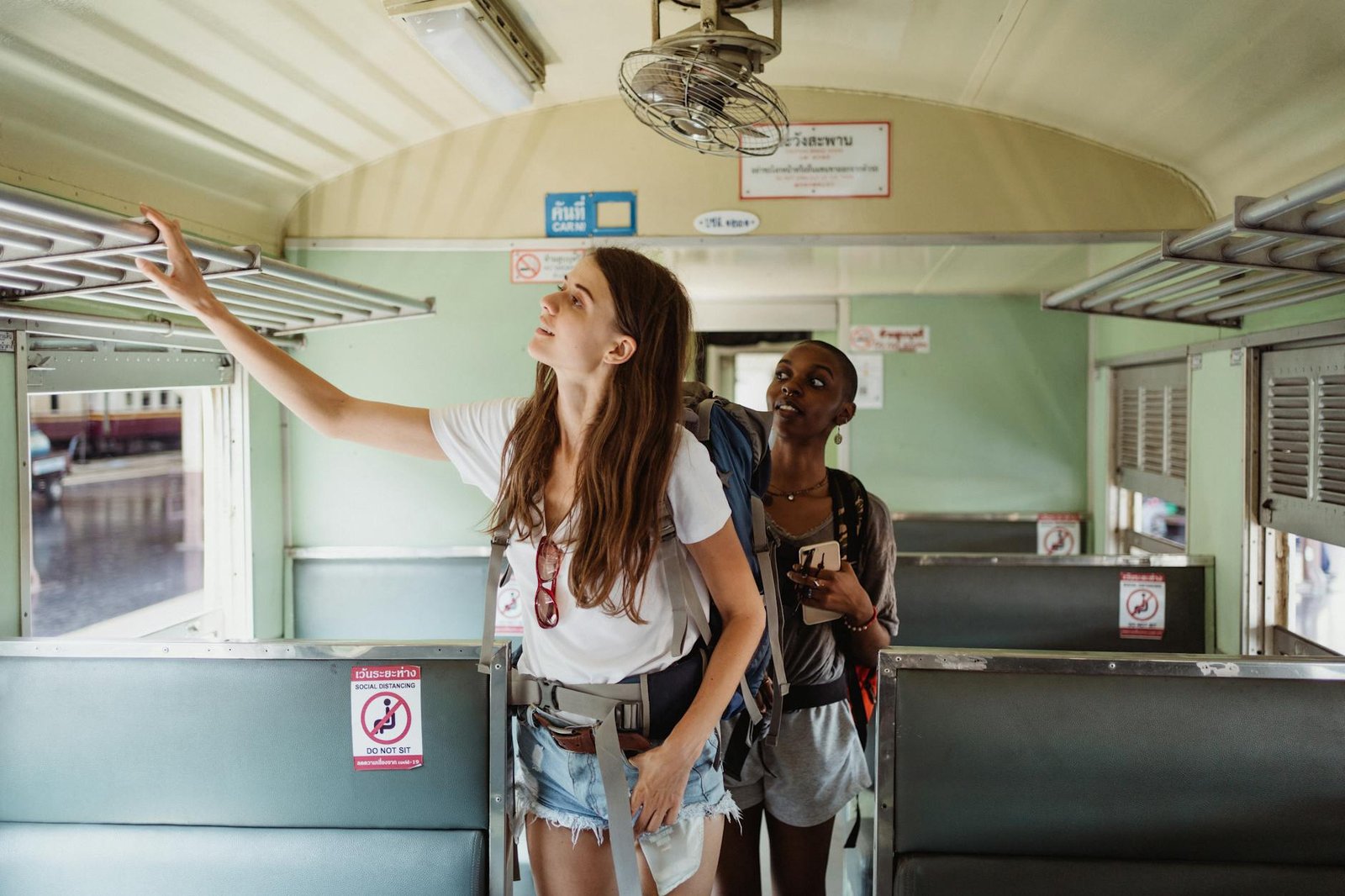 budget travel tips