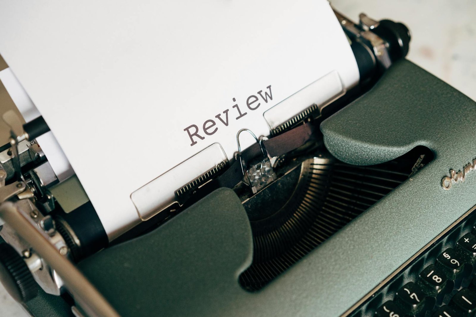 How to Write SaaS Product Reviews: 7 Expert Steps for 2026