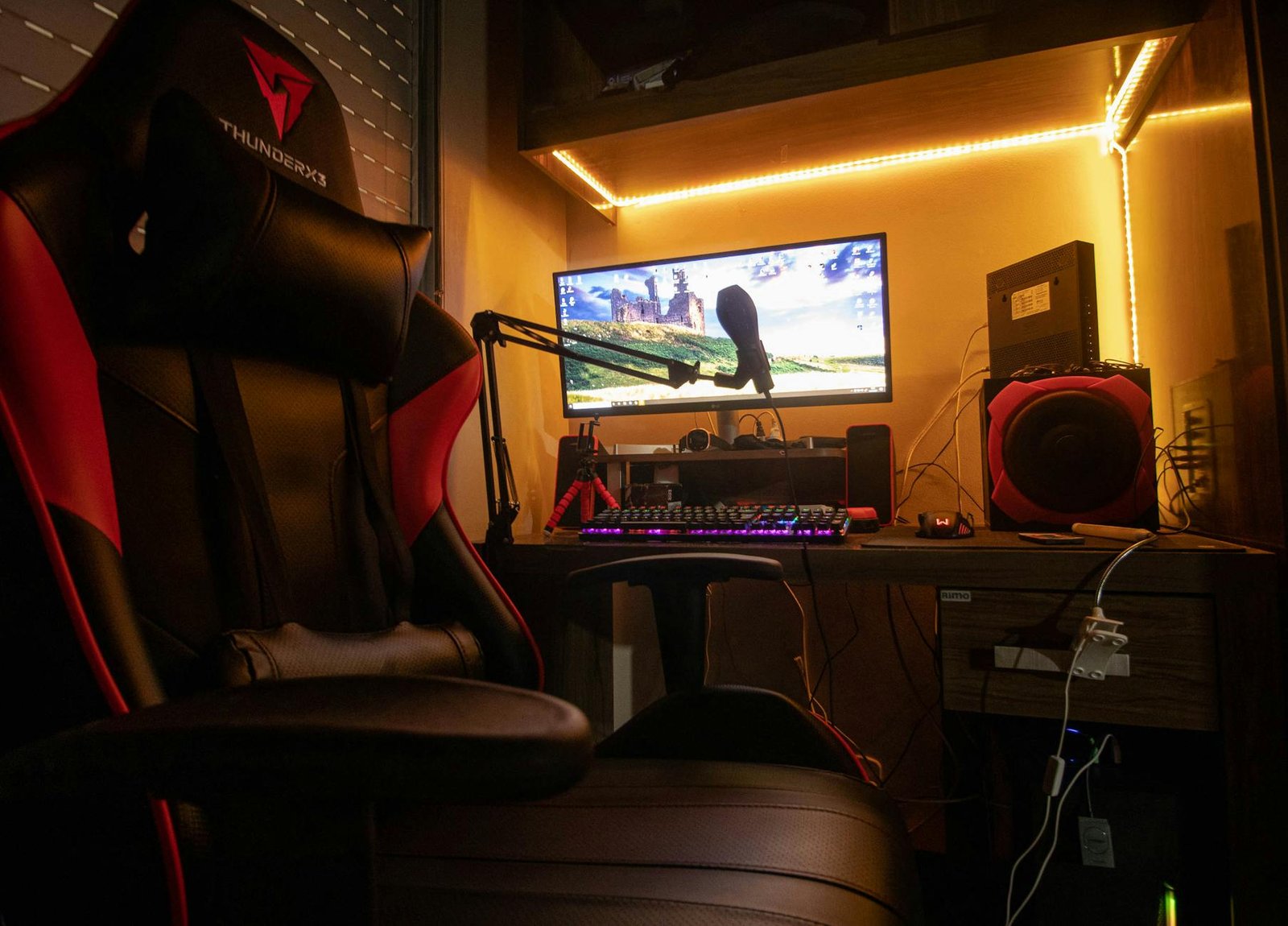 best gaming gear for bedroom setups