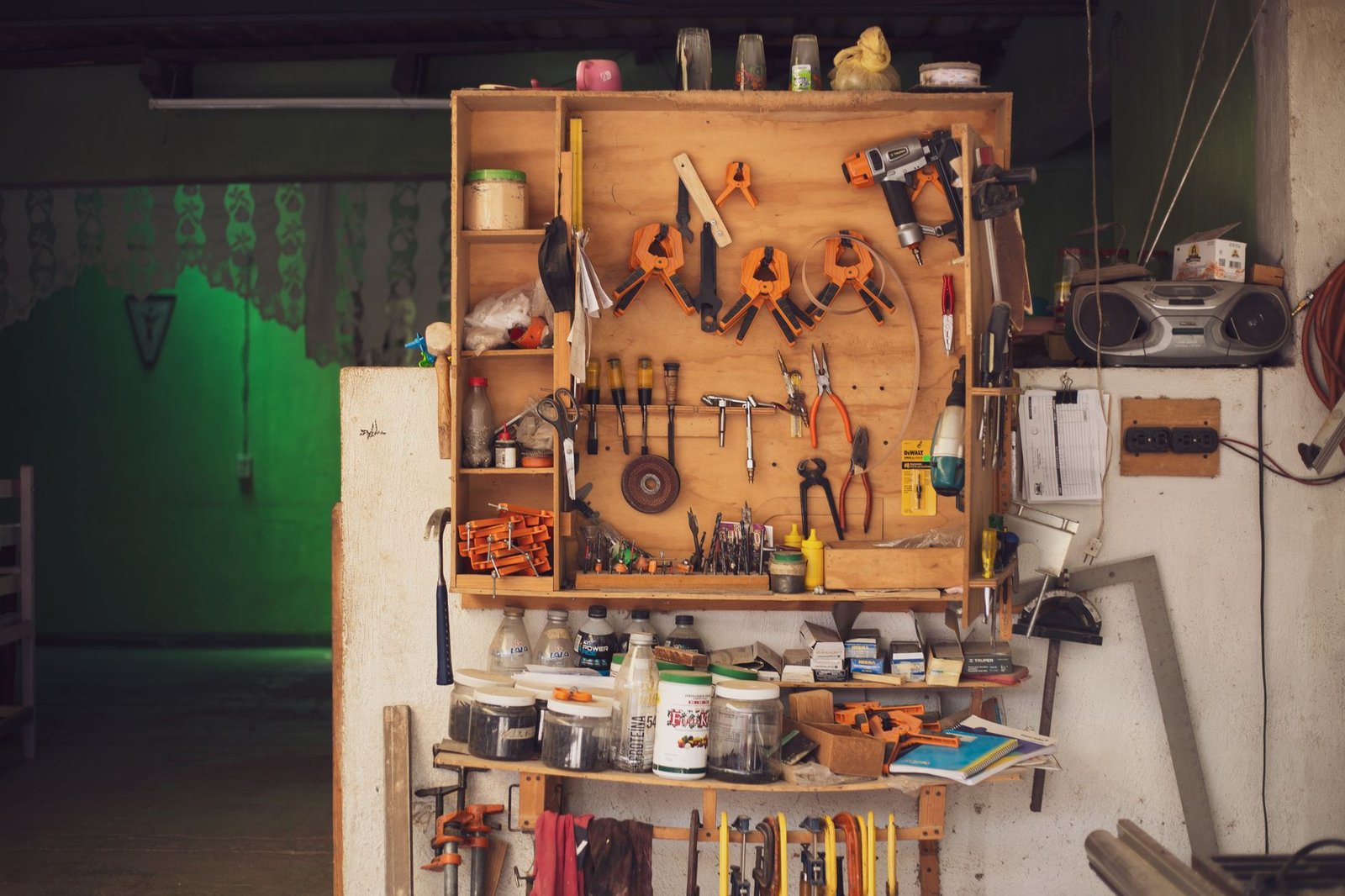 Wix vs Squarespace: Easiest Builder for Beginners in 2026
