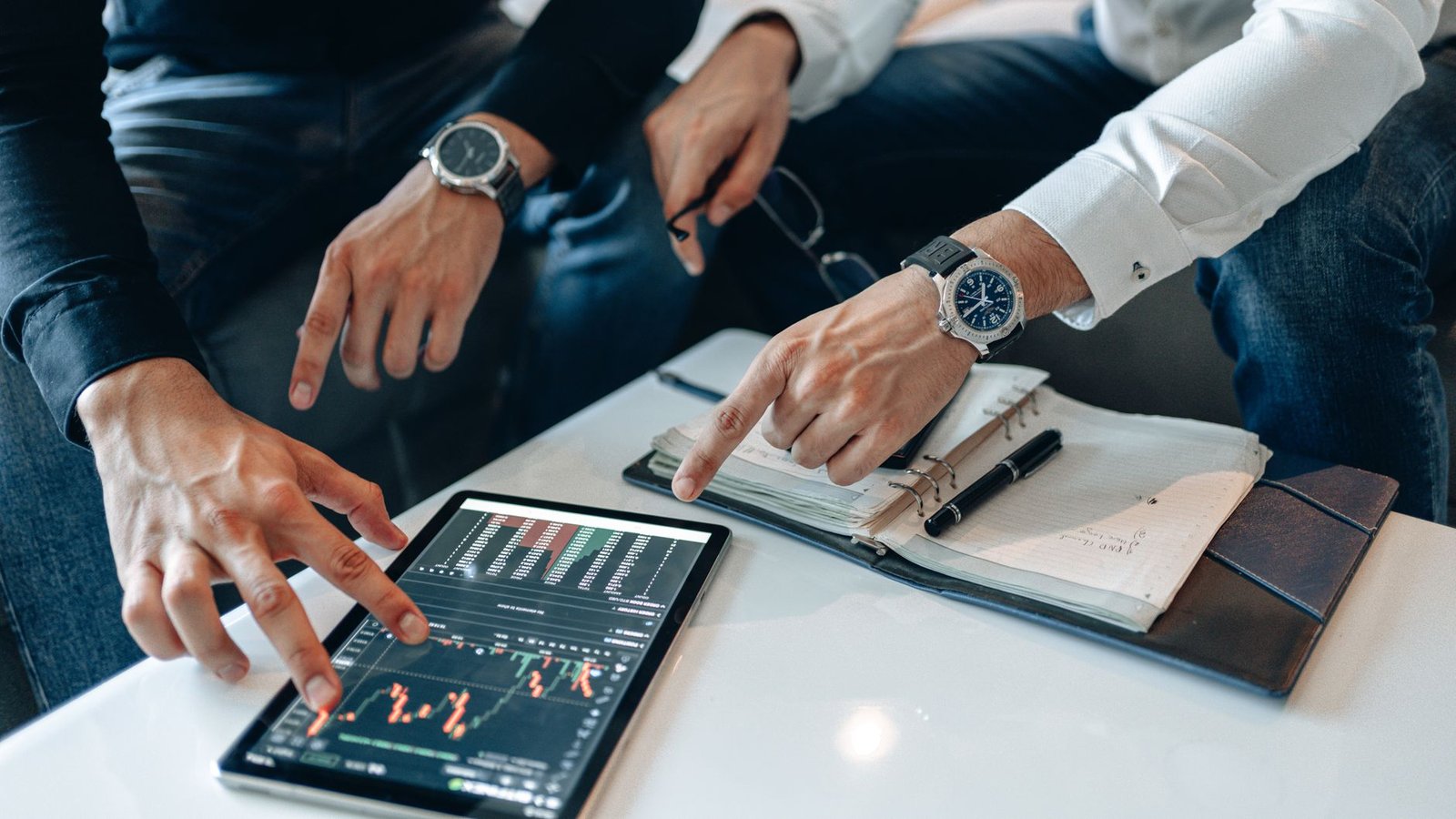 Fidelity vs. Vanguard (2026): Best for Long-Term Investors?